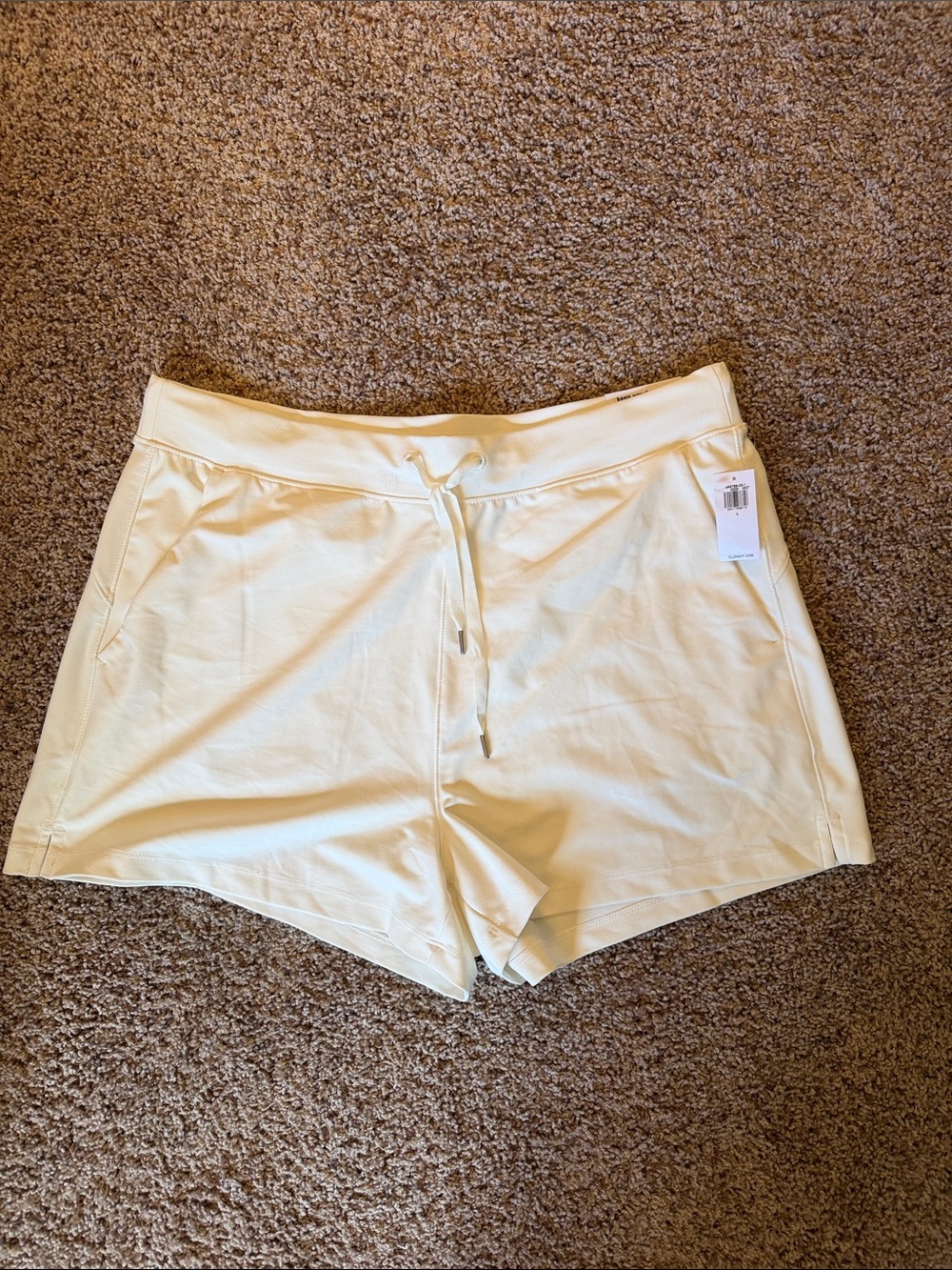 NWT Old Navy Active Powersoft High-Rise Go-Dry White Shorts - L
